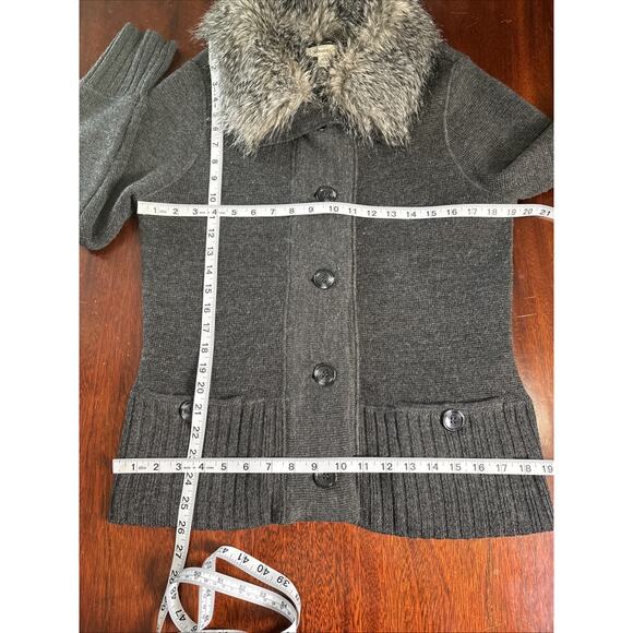 Coldwater Creek Faux Fur Collar Cardigan Sweater Sz Small Gray Wool Preppy Glam - Picture 7 of 8